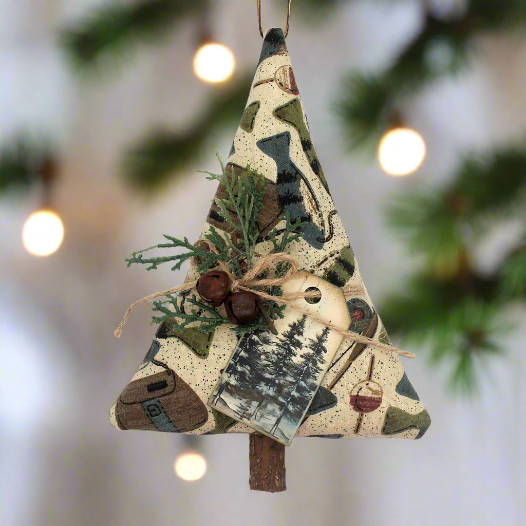 Decorative Christmas tree ornament with nature-themed design