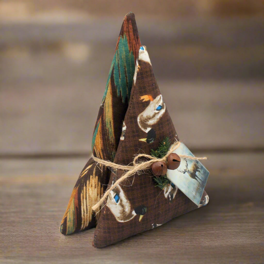 Christmas Tree Shelf Sitter Cabin Holiday Decor Ducks