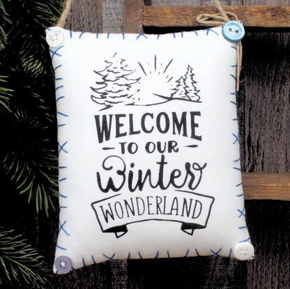 Wonderland Welcome Christmas Winter Peg Rail Hanger